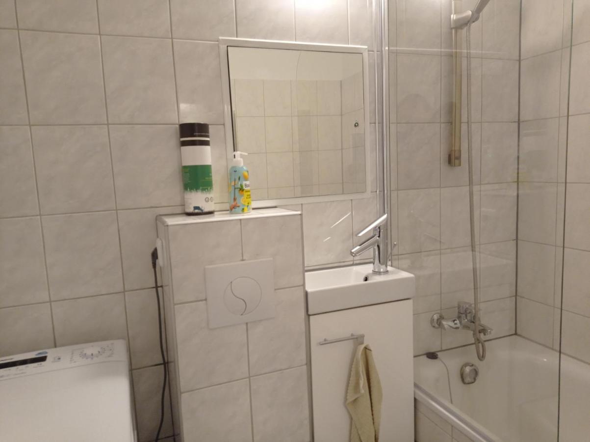 Ferienwohnung Fuer 1-3 Personen In Berlin, Naehe U Friedrichsfelde Eksteriør bilde
